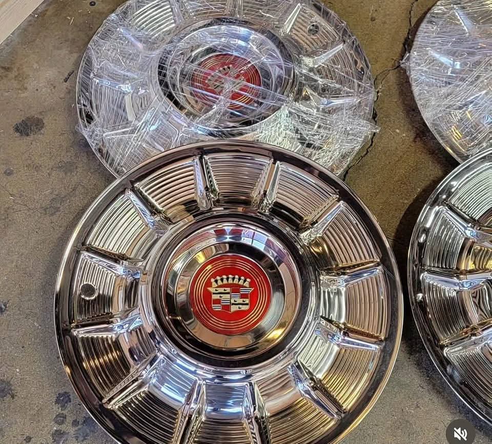 1957 Cadillac Hubcaps - Image 2